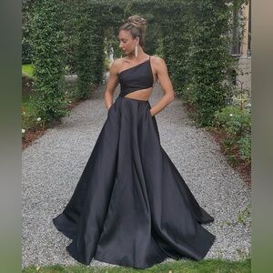 Tarik Ediz Elegant Black One-Shoulder Gown